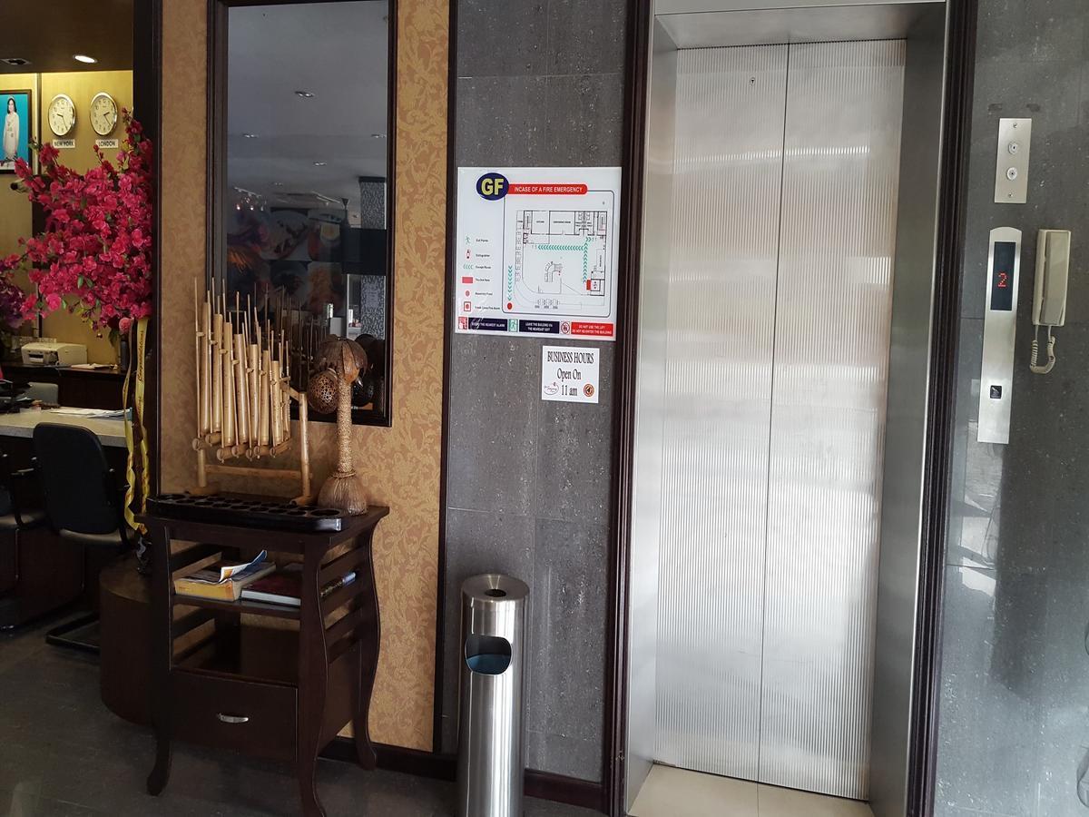 Sayang Hotel Kulai Bagian luar foto
