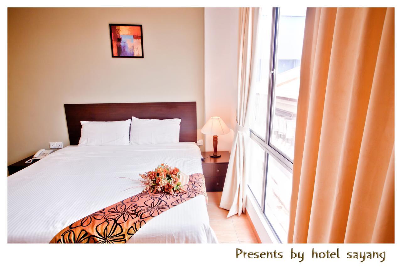 Sayang Hotel Kulai Bagian luar foto